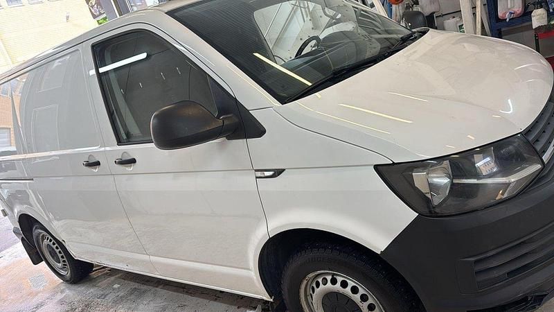 Vit Begagnad 2017 VW T6 Van | 90 000 kr - Bild 1/3