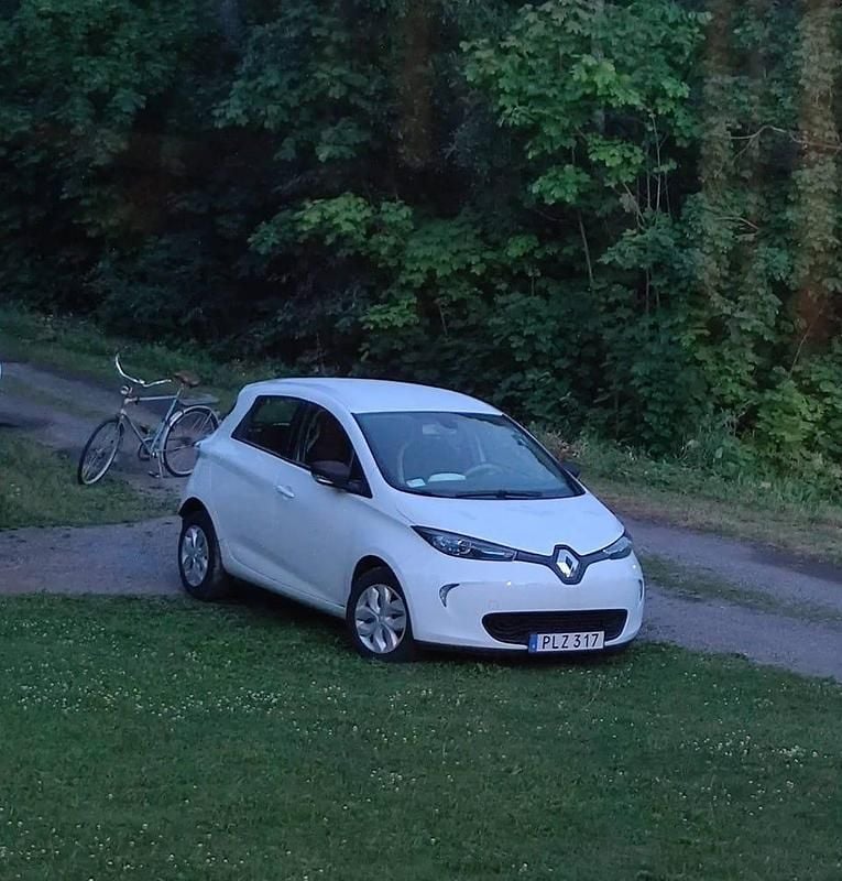 Begagnad 2017 Renault Zoe Halvkombi | 75 000 kr (Superpris) - Bild 1/3