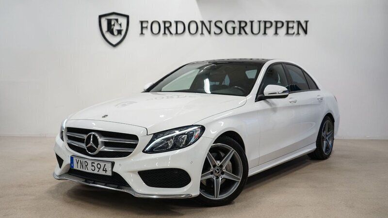 Vit Begagnad 2017 Mercedes C220 AMG Sedan | 219 800 kr (Marknadspris) - Bild 1/4