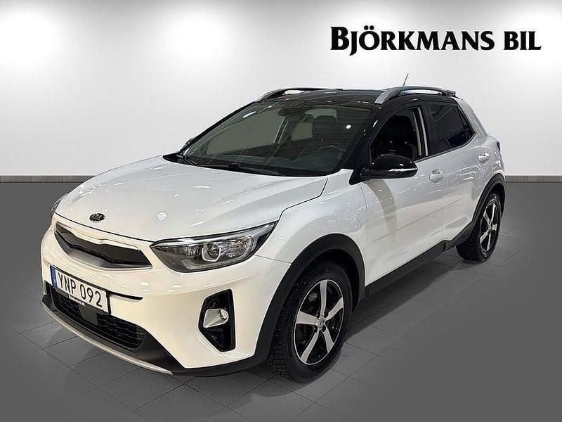 Vit Begagnad 2018 Kia Stonic Advance SUV | 109 800 kr (Marknadspris) - Bild 1/4