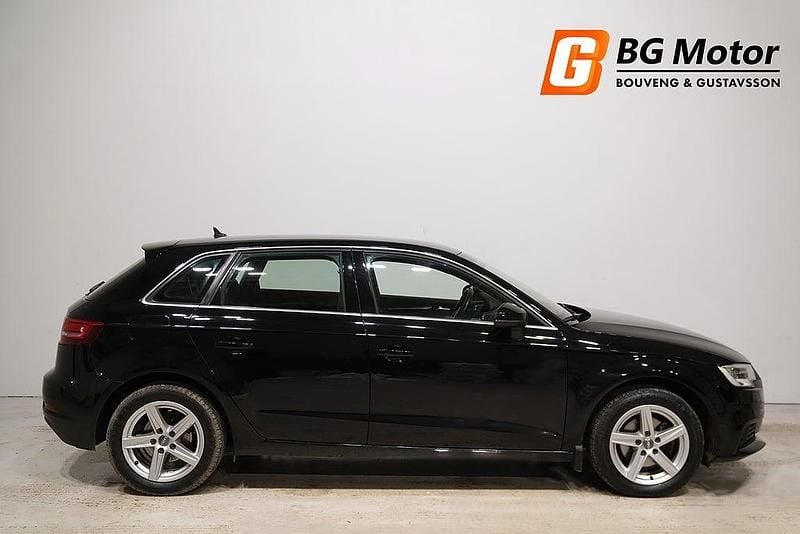 Begagnad Audi A3 Sportback 116 HK (85 kW) 2018 Svart Halvkombi