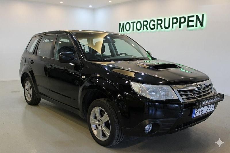 Svart Begagnad 2011 Subaru Forester SUV | 54 900 kr (Lite dyr) - Bild 1/4