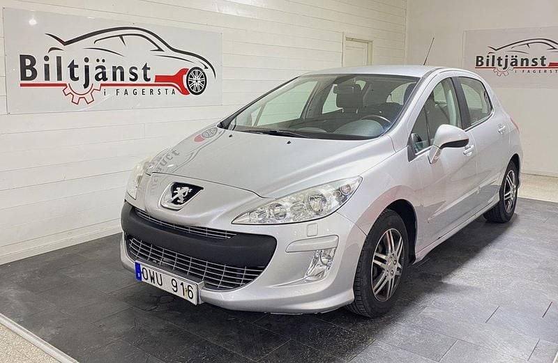 Ljusgrå Begagnad 2010 Peugeot 308 Halvkombi | 34 900 kr (Marknadspris) - Bild 1/4