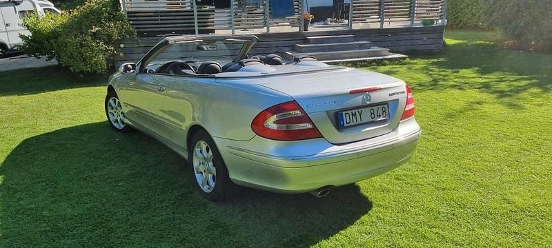 Silver Begagnad 2004 Mercedes CLK200 Elegance Cab | 50 000 kr - Bild 1/4