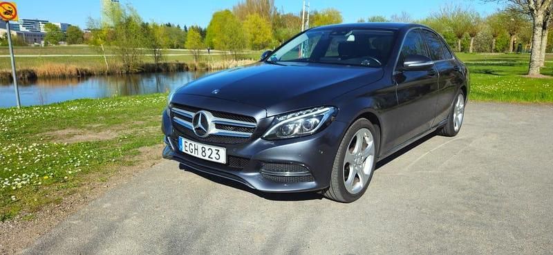 Grå Begagnad 2015 Mercedes C220 | 162 000 kr (Bra pris) - Bild 1/4