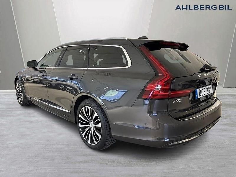 Begagnad Volvo V90 Core 355 HK (261 kW) 2024 Grå Kombi