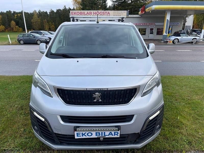 Ljusgrå (grå) Begagnad 2017 Peugeot Expert Van | 144 900 kr - Bild 1/4