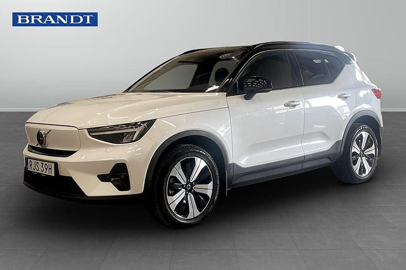 Vit Begagnad 2023 Volvo XC40 Plus SUV | 399 900 kr - Bild 1/4
