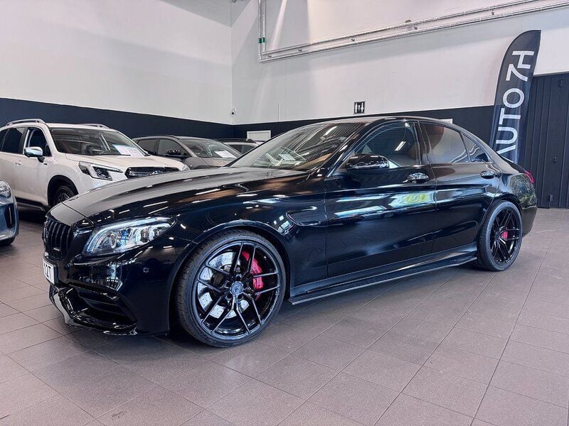 Svart Begagnad 2019 Mercedes C63S AMG AMG Sedan | 609 900 kr (Superpris) - Bild 1/4