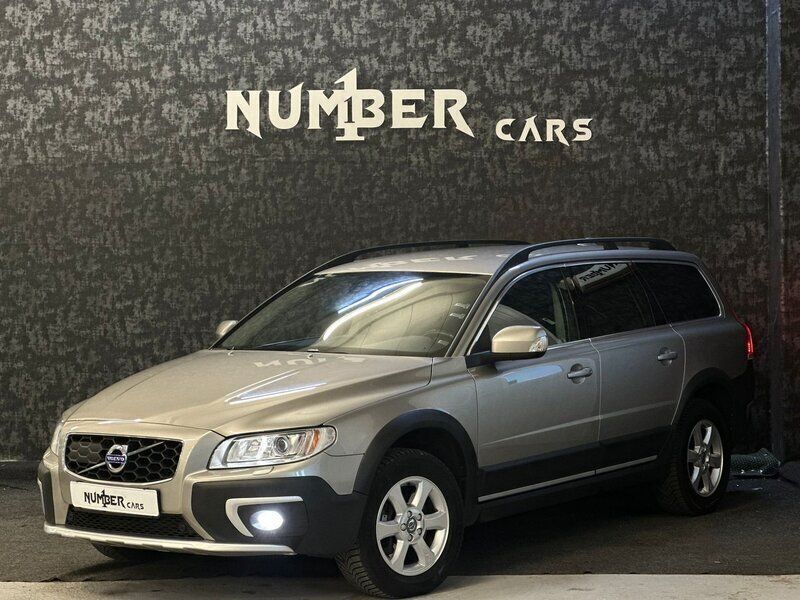 Ljusbrun Begagnad 2015 Volvo XC70 Momentum SUV | 144 900 kr (Bra pris) - Bild 1/4