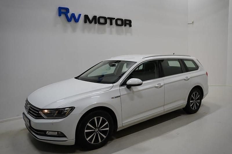 Begagnad VW Passat 150 HK (110 kW) 2017 Vit Kombi