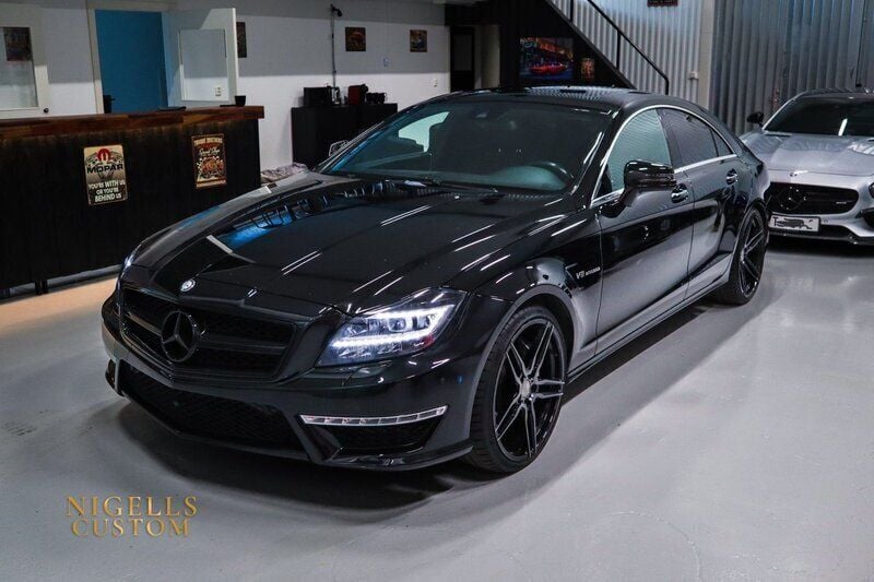 Svart Begagnad 2011 Mercedes CLS63 AMG AMG Sportkupé | 419 000 kr - Bild 1/4