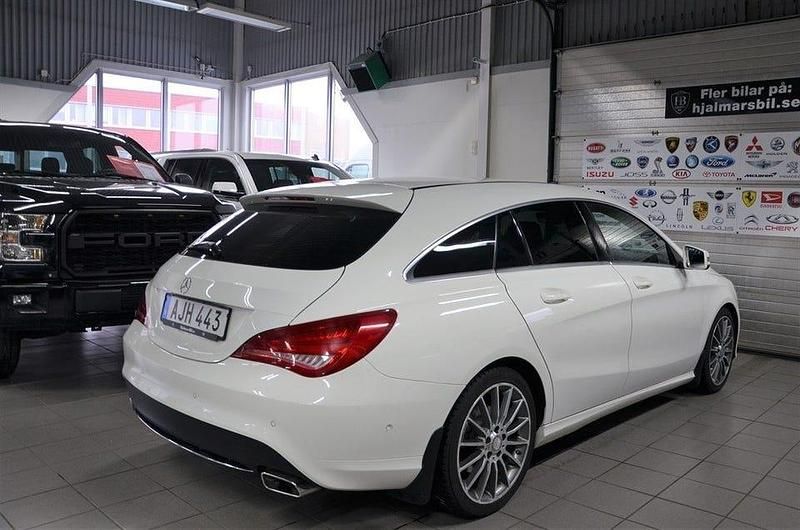 Begagnad Mercedes CLA200 Shooting Brake 136 HK (100 kW) 2015 Vit Kombi