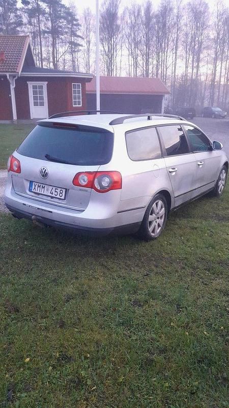 Silver Begagnad 2006 VW Passat Trendline Kombi | 13 000 kr (Marknadspris) - Bild 1/4