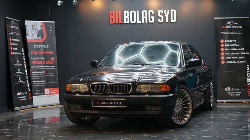 Svart Begagnad 1998 BMW 740 Sedan | 199 000 kr - Bild 1/4