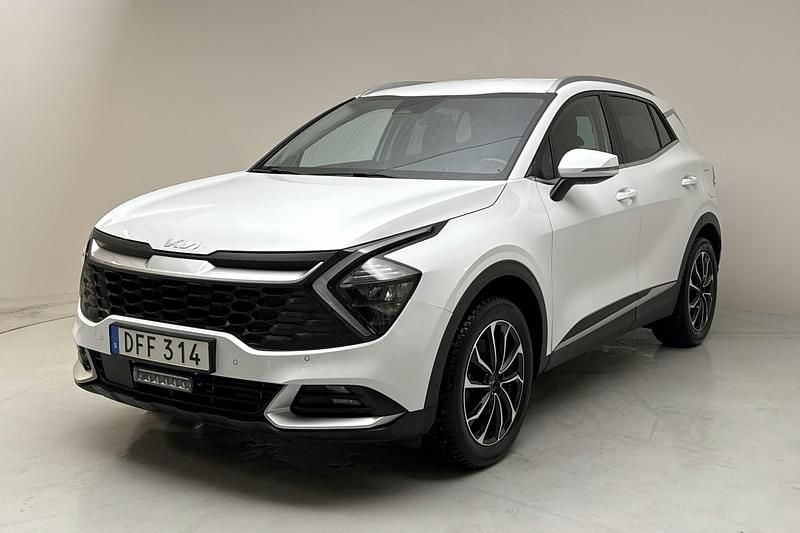 Vit Begagnad 2023 Kia Sportage SUV | 309 000 kr (Superpris) - Bild 1/4