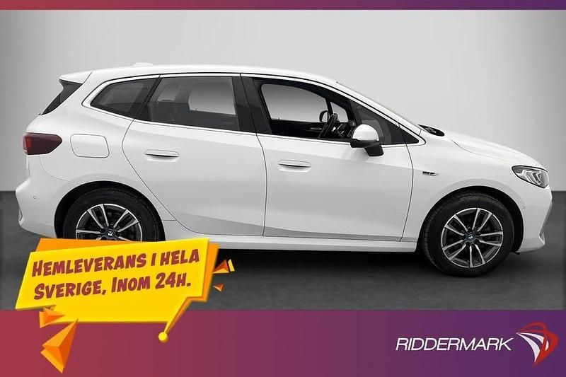 Begagnad BMW 225 Active Tourer M Sport 245 HK (180 kW) 2023 Vit Minibuss