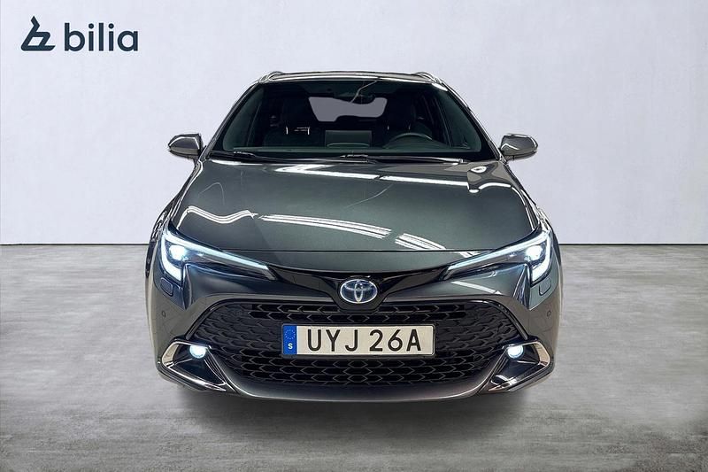 Begagnad Toyota Corolla Style 141 HK (103 kW) 2024 Grå Kombi