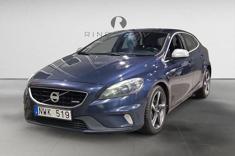 Blå Begagnad 2013 Volvo V40 R-Design Halvkombi | 134 900 kr (Marknadspris) - Bild 1/3