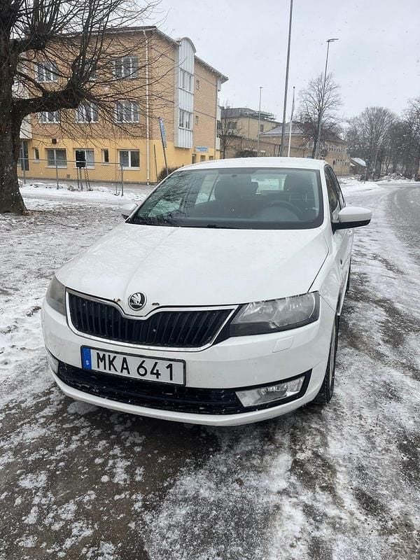 Begagnad 2014 Skoda Rapid | 69 990 kr (Marknadspris) - Bild 1/4