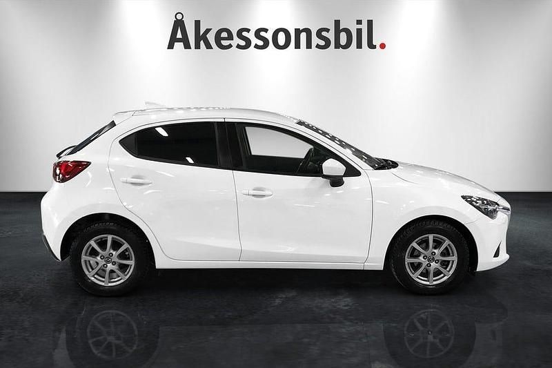 Begagnad Mazda 2 Vision 90 HK (66 kW) 2019 Vit Halvkombi