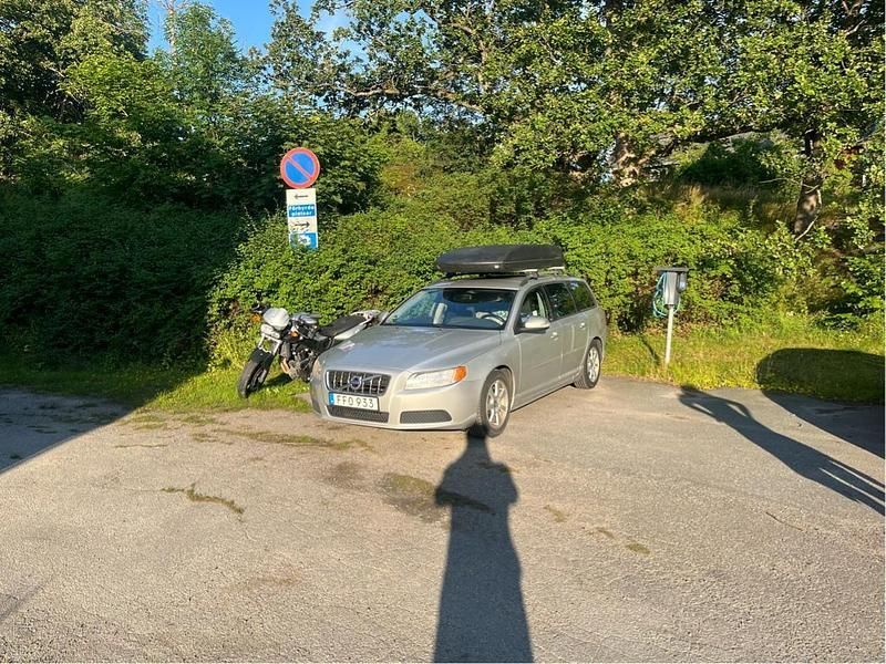 Grå Begagnad 2011 Volvo V70 Drive Kinetic Kombi | 49 900 kr (Superpris) - Bild 1/2