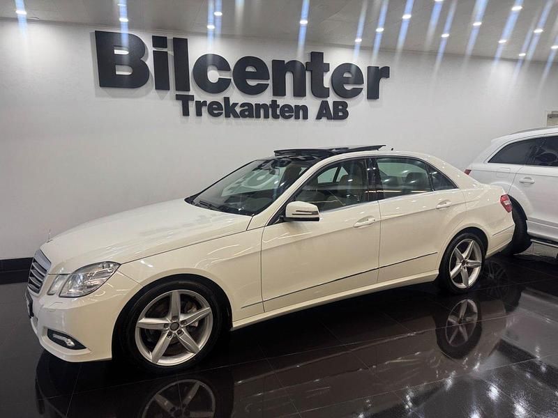 Vit Begagnad 2009 Mercedes E220 Avantgarde Sedan | 119 900 kr (Lite dyr) - Bild 1/4
