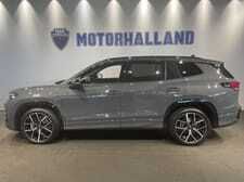 Grå (dolphin grey metallic) Ny 2025 VW Tayron R-line SUV | 746 100 kr (Dyr) - Bild 1/4