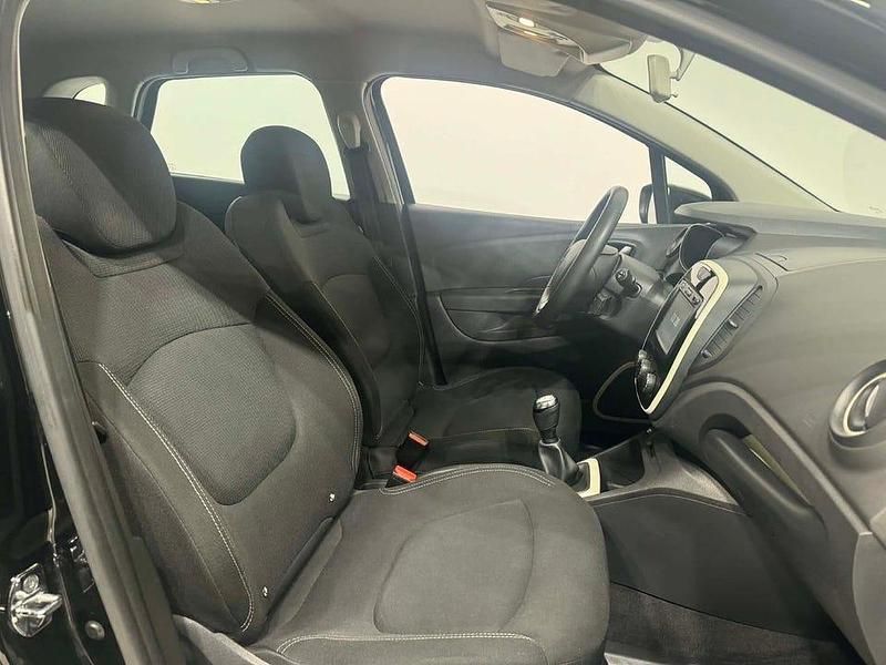 Begagnad Renault Captur 90 HK (66 kW) 2018 Svart SUV