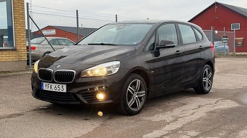 Begagnad BMW 218 Sport Line 150 HK (110 kW) 2016 Mörkbrun Kombi