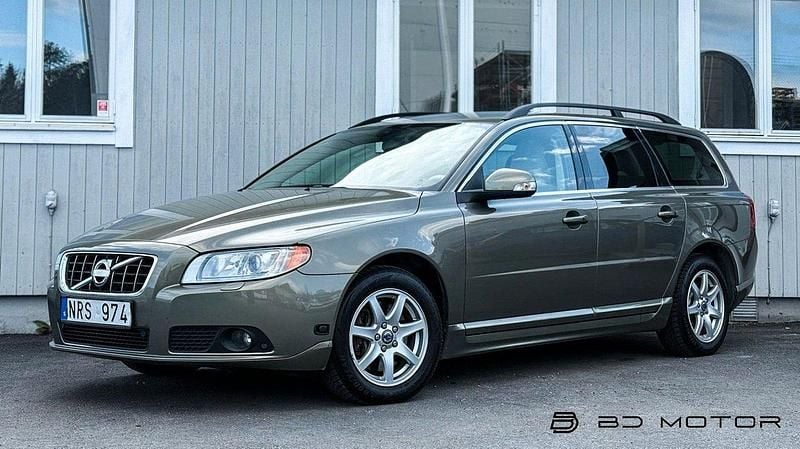 Grön Begagnad 2010 Volvo V70 Momentum Kombi | 99 900 kr (Marknadspris) - Bild 1/4