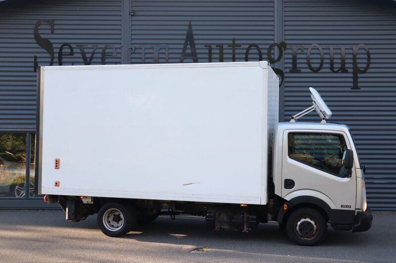 Flerfärgad Begagnad 2008 Nissan Cabstar Pickup | 149 000 kr - Bild 1/4