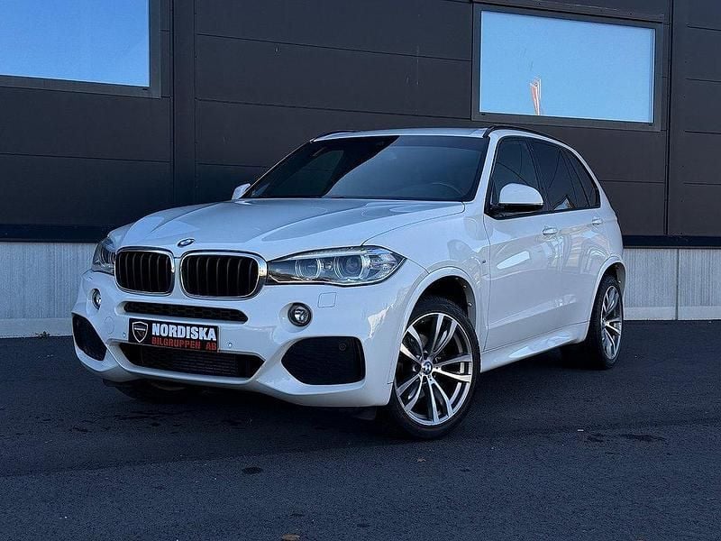 Vit Begagnad 2017 BMW X5 M Sport SUV | 359 800 kr (Bra pris) - Bild 1/4