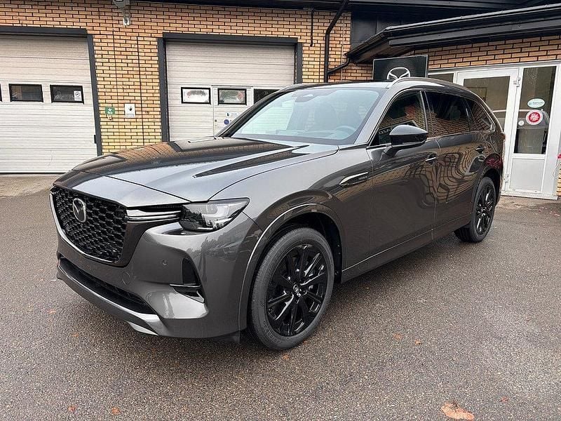 Grå Ny 2025 Mazda CX-80 Homura-Line SUV | 686 000 kr (Lite dyr) - Bild 1/4