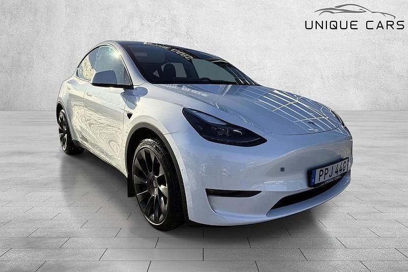Begagnad Tesla Model Y Long Range AWD 378 kW (514 HK) 2022 Vit SUV