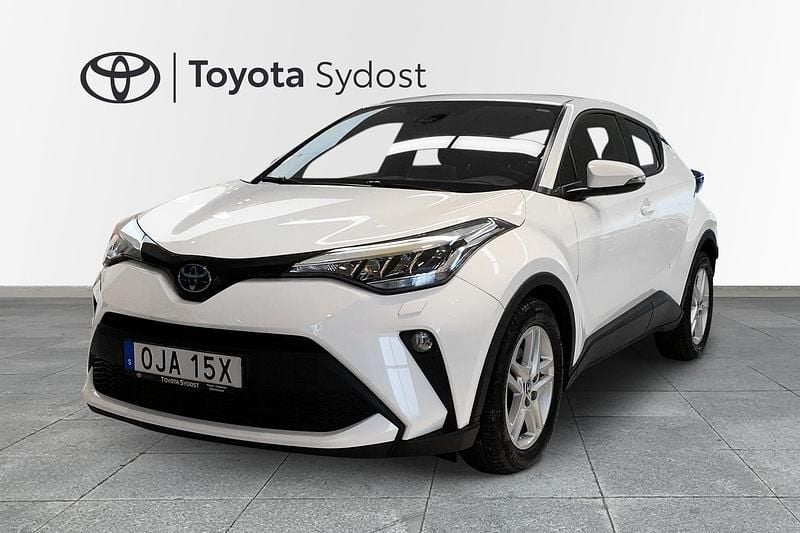 Begagnad Toyota C-HR Active 124 HK (91 kW) 2023 Vit SUV