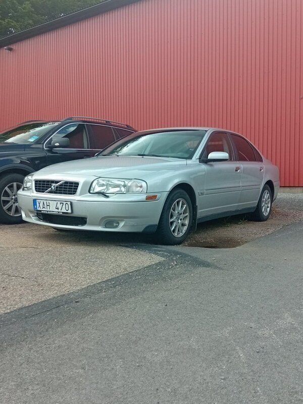 Grå Begagnad 2006 Volvo S80 Sedan | 30 000 kr - Bild 1/4
