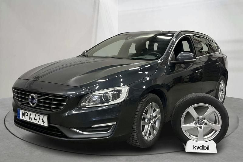 Grå Begagnad 2015 Volvo V60 Momentum Kombi | 139 800 kr (Bra pris) - Bild 1/4