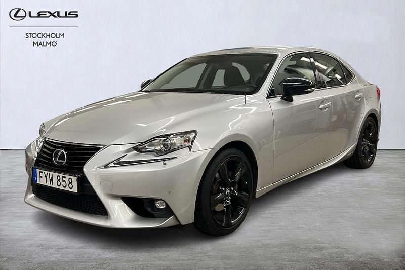 Silver Begagnad 2016 Lexus IS300h Sport Line Sedan | 229 000 kr (Marknadspris) - Bild 1/4