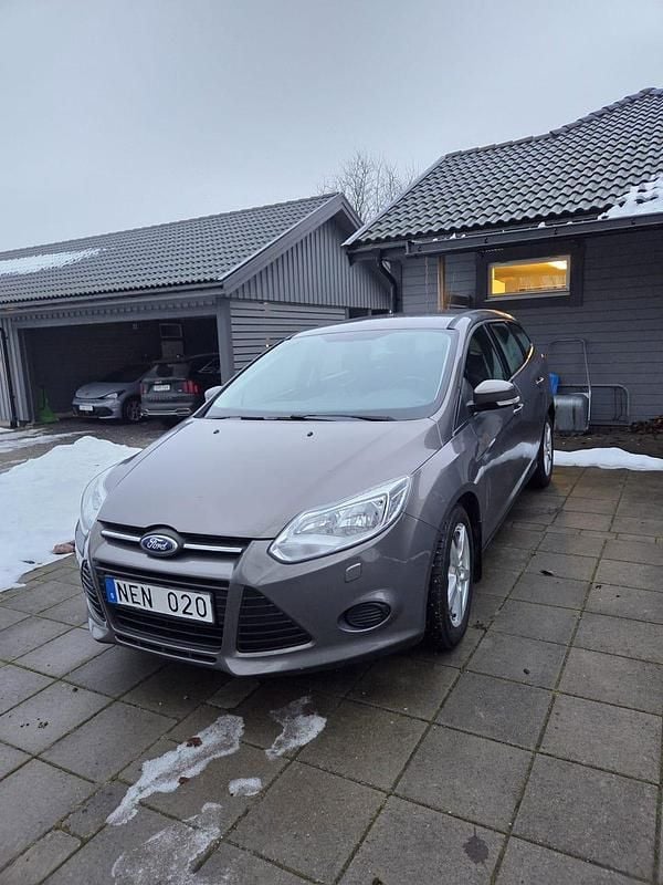 Begagnad 2013 Ford Focus Kombi | 60 000 kr (Lite dyr) - Bild 1/4