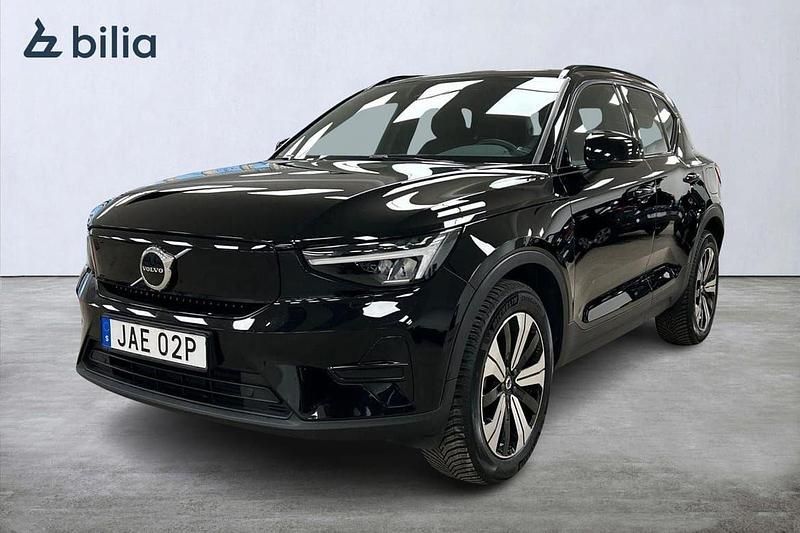 Svart Begagnad 2022 Volvo XC40 Core SUV | 329 900 kr - Bild 1/3