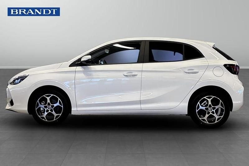 Begagnad MG MG3 Luxury 196 HK (144 kW) 2024 Vit Halvkombi