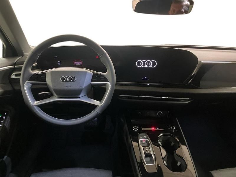 Ny Audi A5 Advanced 2025 Svart Kombi