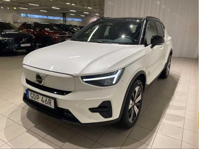 Begagnad Volvo XC40 Single Motor 175 kW (238 HK) 2023 Vit SUV