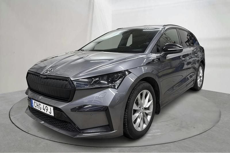 Begagnad Skoda Enyaq iV SportLine 194 kW (265 HK) 2023 Grå SUV
