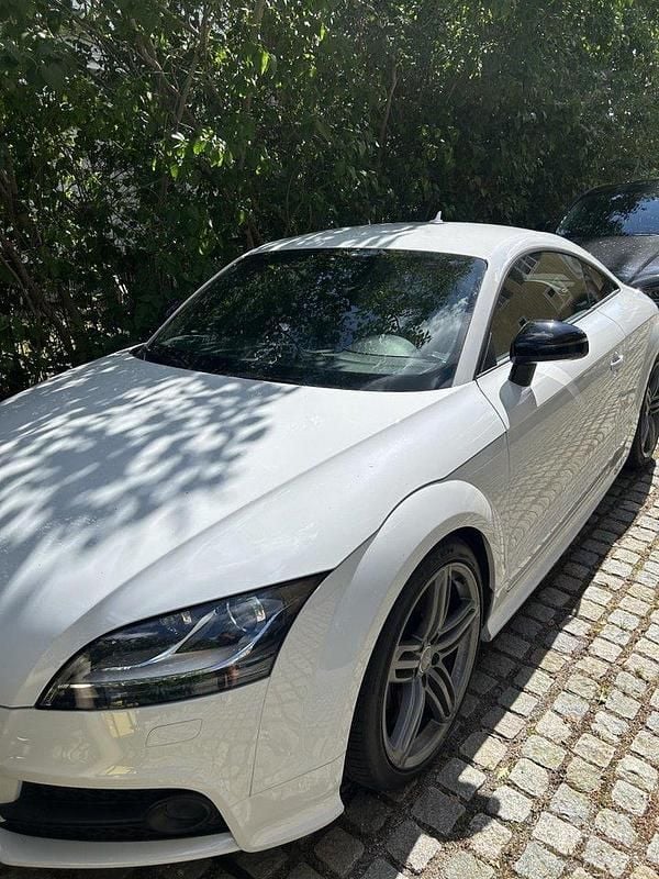 Vit Begagnad 2012 Audi TTS Sportkupé | 250 000 kr - Bild 1/3