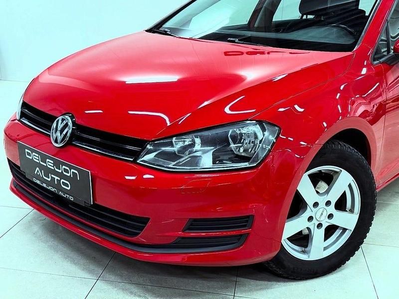 Begagnad VW Golf VII 105 HK (77 kW) 2015 Röd Halvkombi