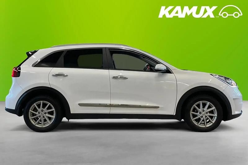 Begagnad Kia Niro Advance 141 HK (103 kW) 2018 Vit SUV