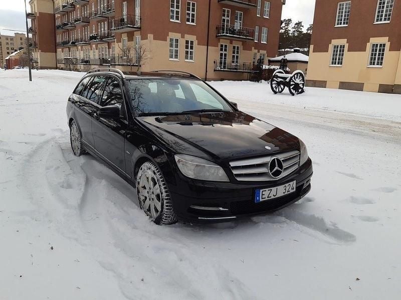 Begagnad Mercedes C180 Avantgarde 156 HK (114 kW) 2010 Svart Kombi