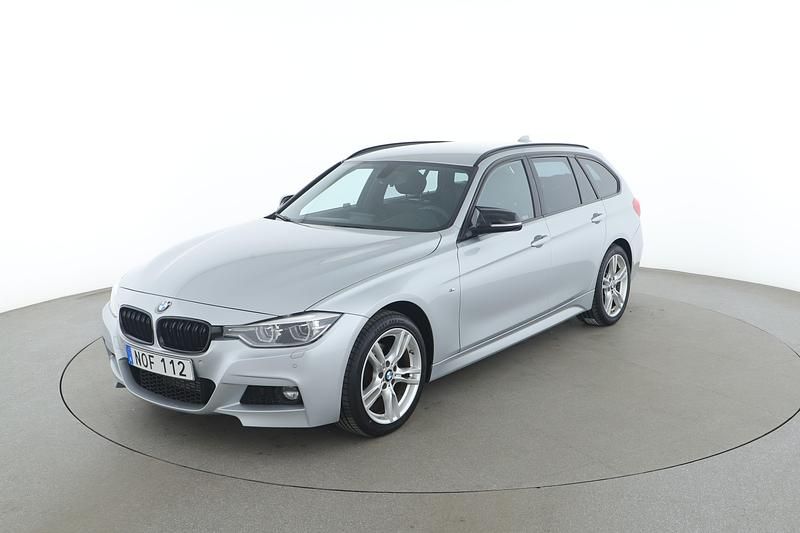 Silver Begagnad 2018 BMW 320 M Sport Kombi | 206 000 kr (Marknadspris) - Bild 1/4